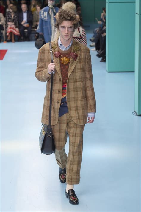 moda gucci 2018 uomo|Gucci Fall 2018 Menswear Collection .